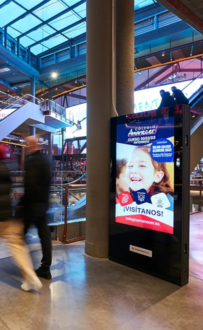 Impactmedia's Digital Signage Screen at a shopping center.